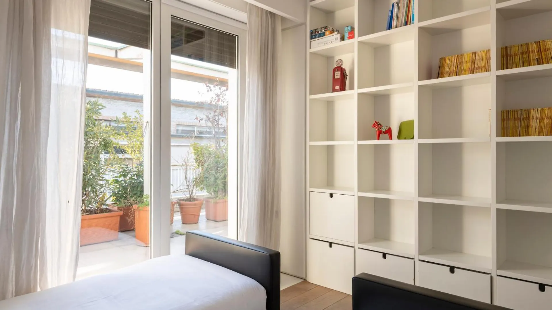Milano City Design Apartment, Modern And Stylish